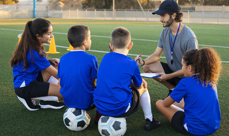 Comment Entraîner Les Enfants Au Football ? - Le Blog Foot De Click